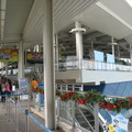 Станция Tung Chung на острове Лантау - конечная на оранжевой ветке гонконгского метро. Здесь находится аутлет CityGate и станция канатной дороги, ведущей к монастырю По Линь и Большому Будде.